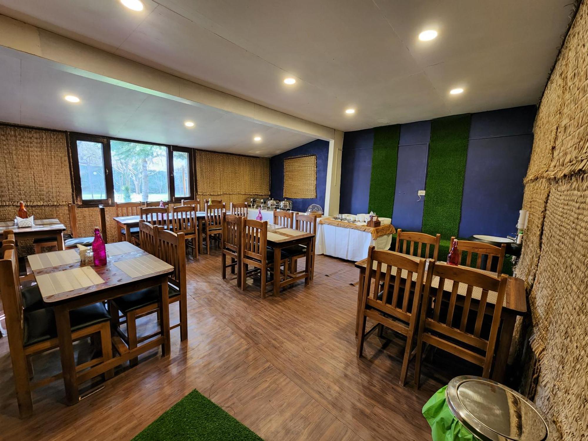 Premier Pahalgam Hotel Екстериор снимка