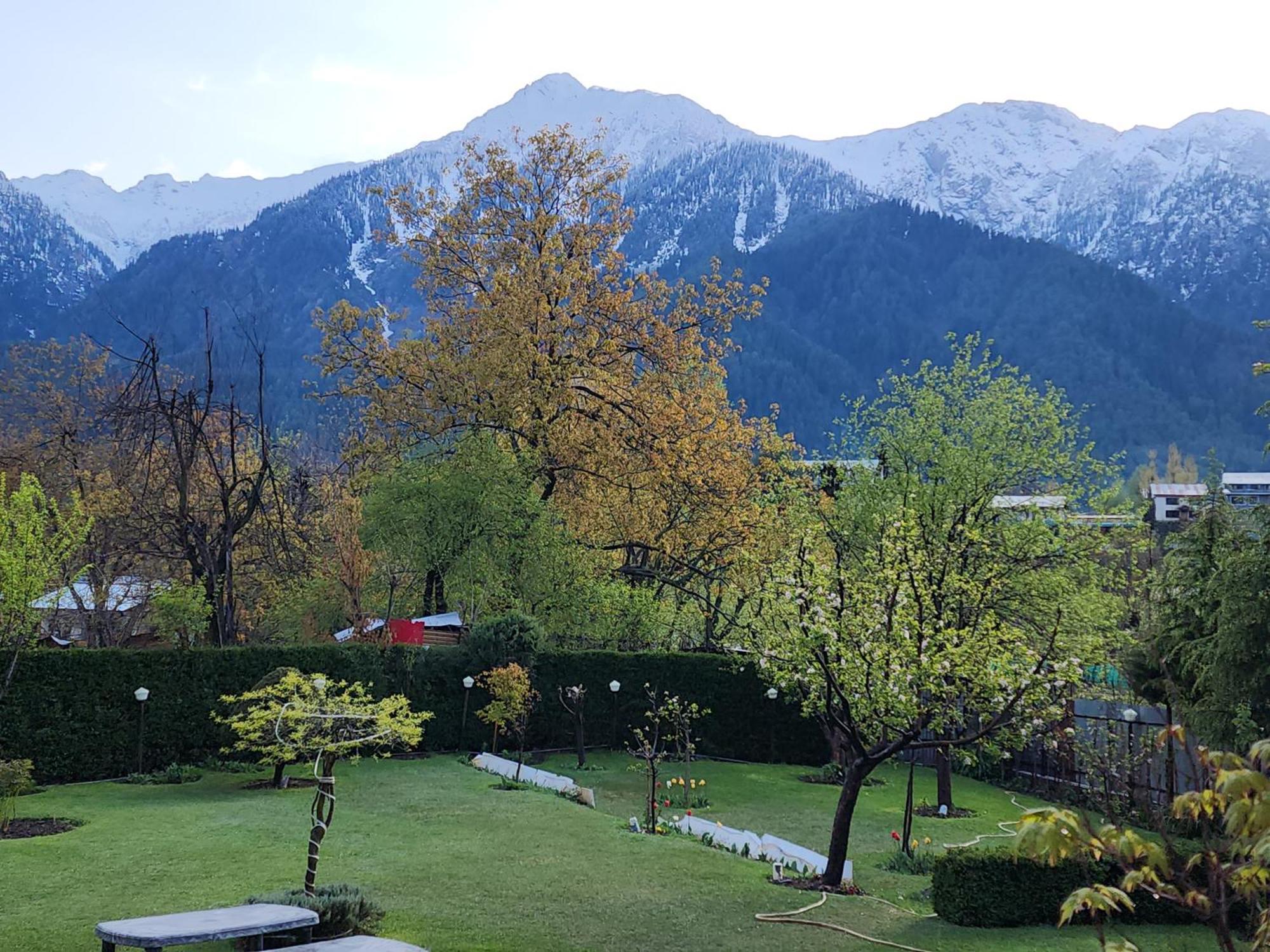 Premier Pahalgam Hotel Екстериор снимка