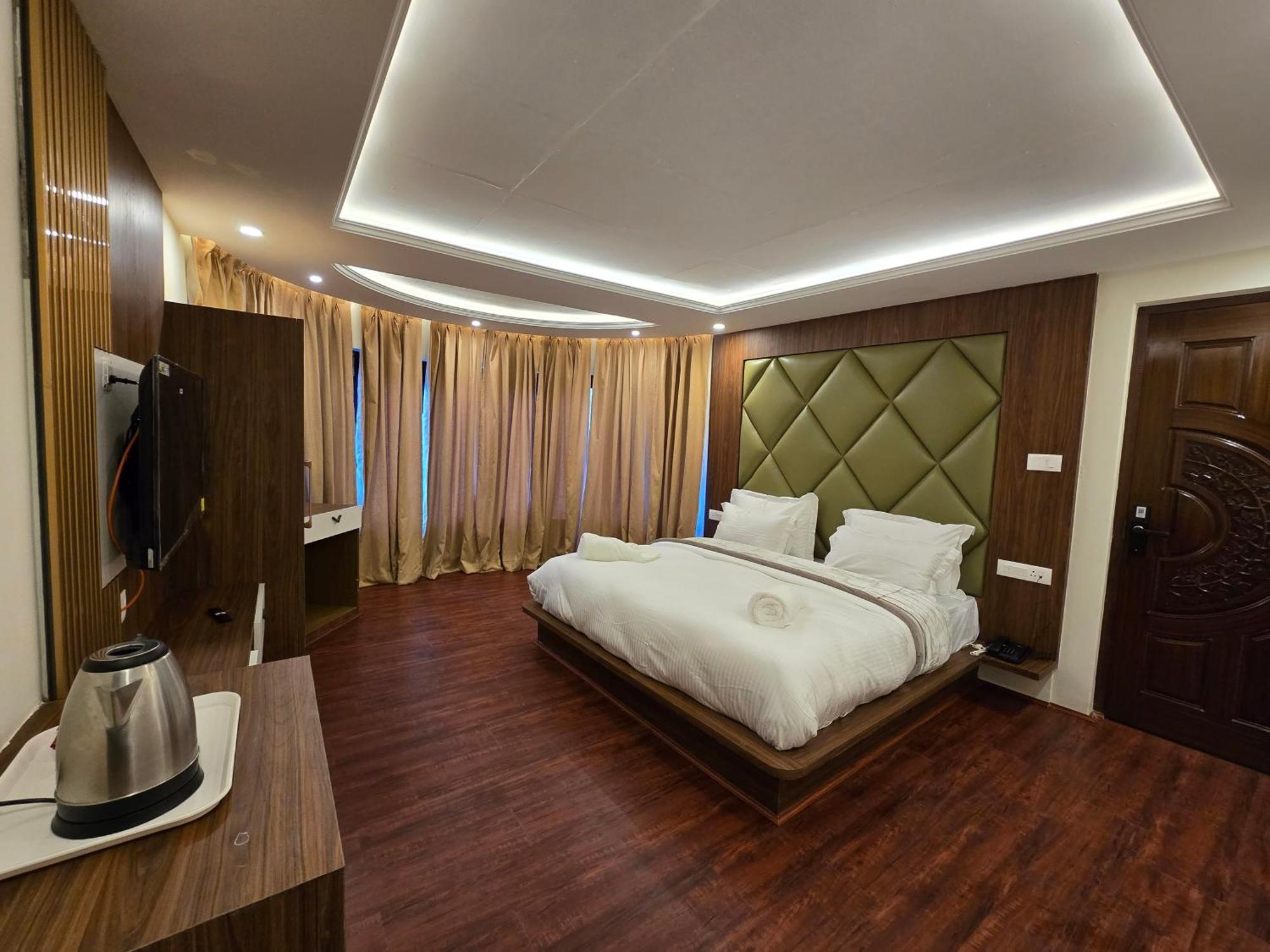 Premier Pahalgam Hotel Екстериор снимка