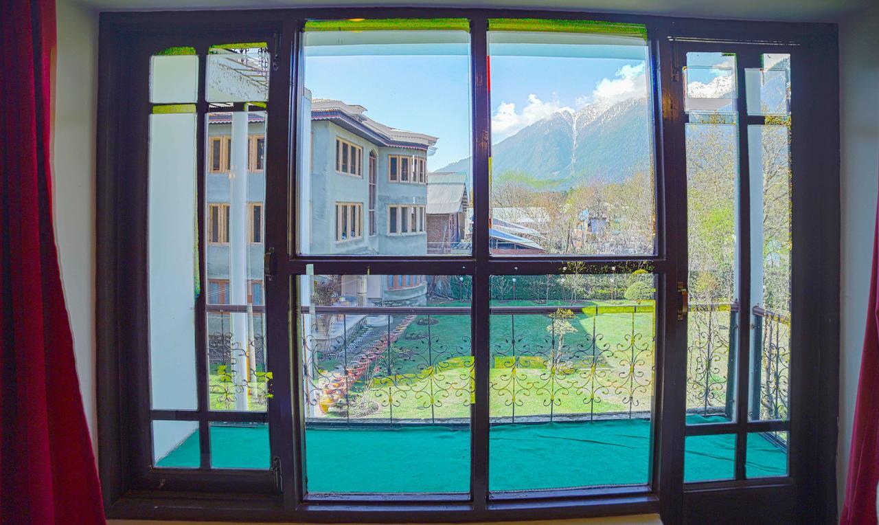 Premier Pahalgam Hotel Екстериор снимка